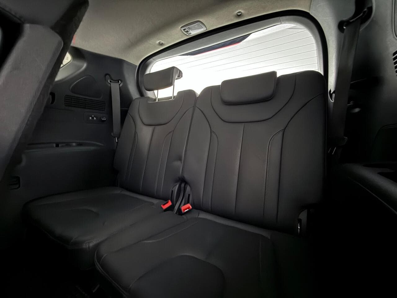 Hyundai Santa Fe thumbnail Seats Rear