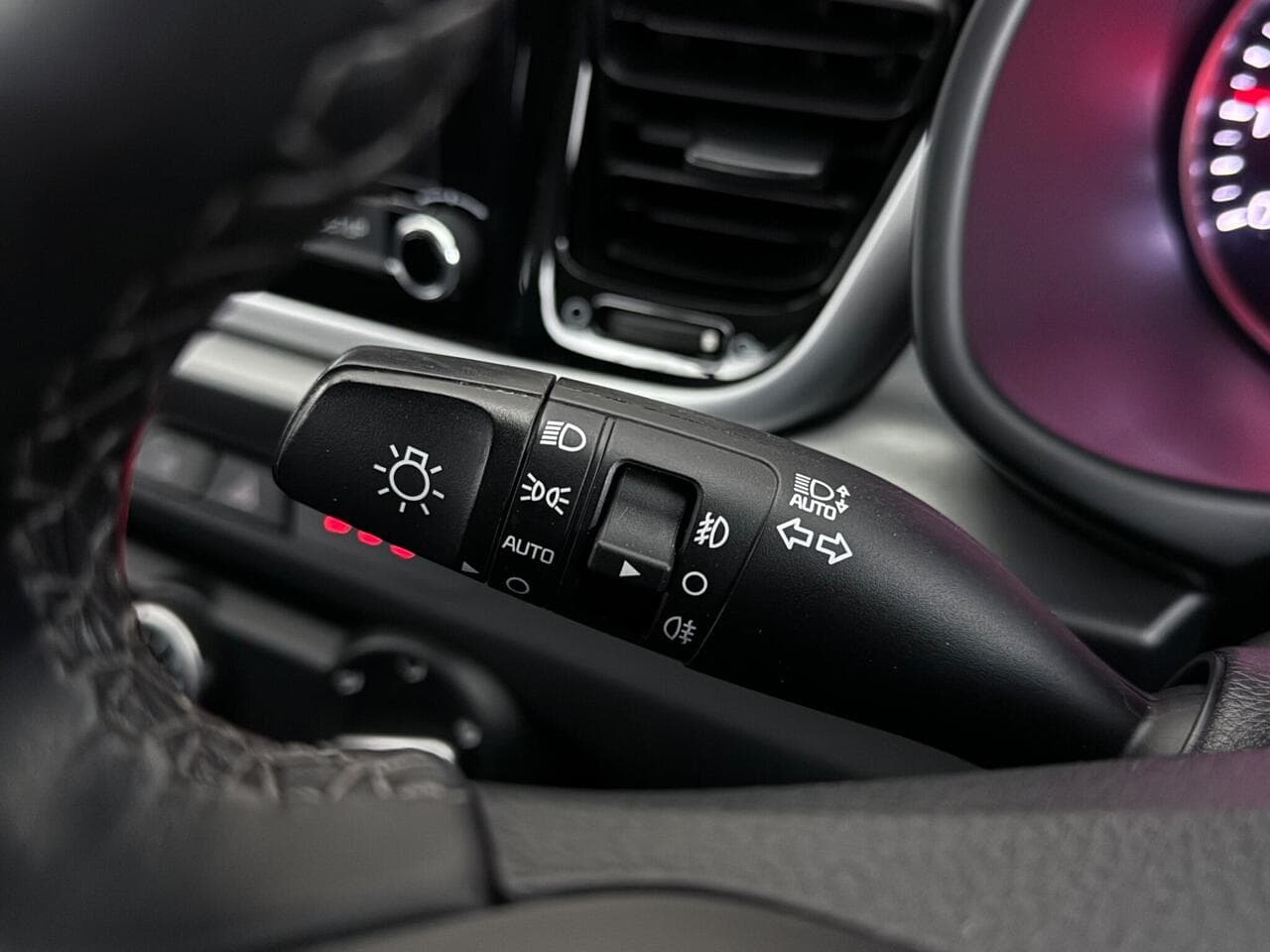Kia Rio thumbnail Misc Controls