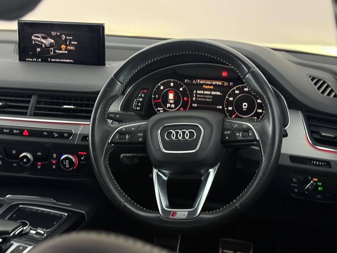 Audi Q7 thumbnail Steering Wheel