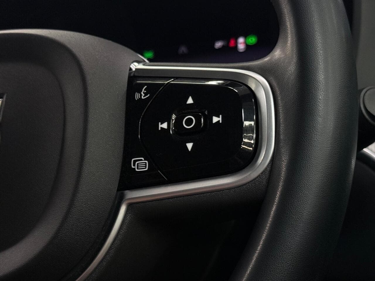 Volvo XC60 thumbnail Misc Controls