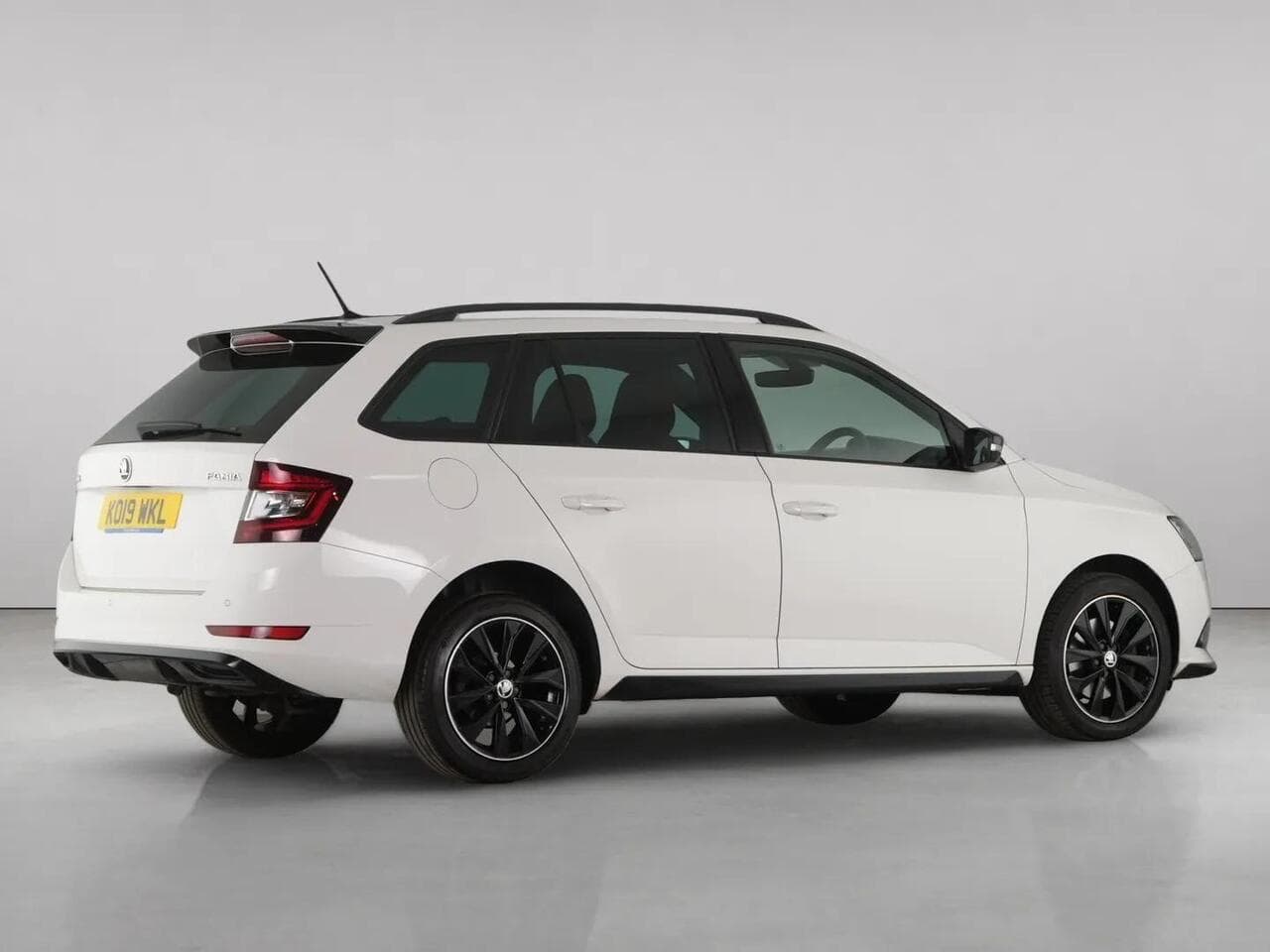 Skoda Fabia thumbnail Rear Right