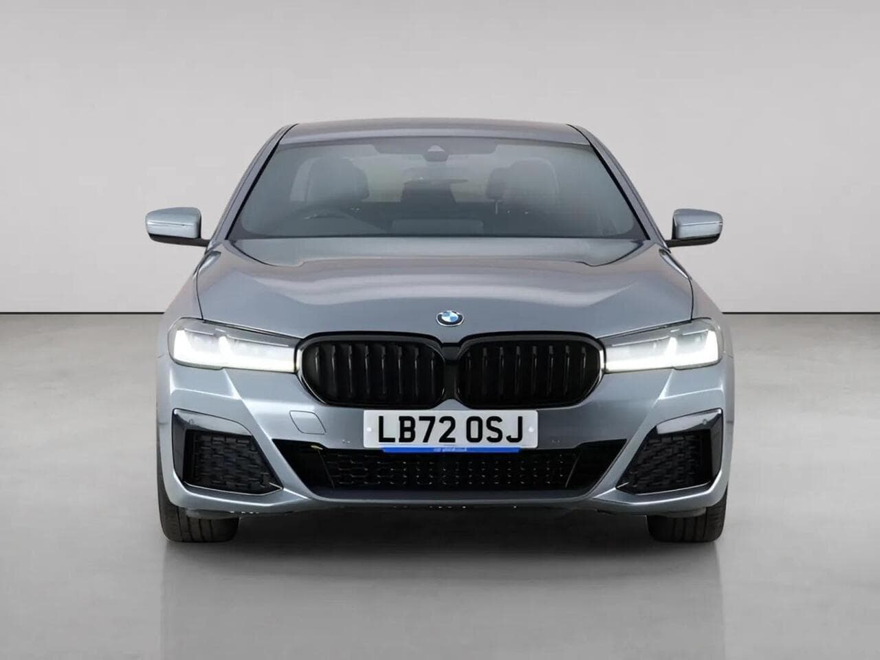 BMW 5 Series thumbnail Front