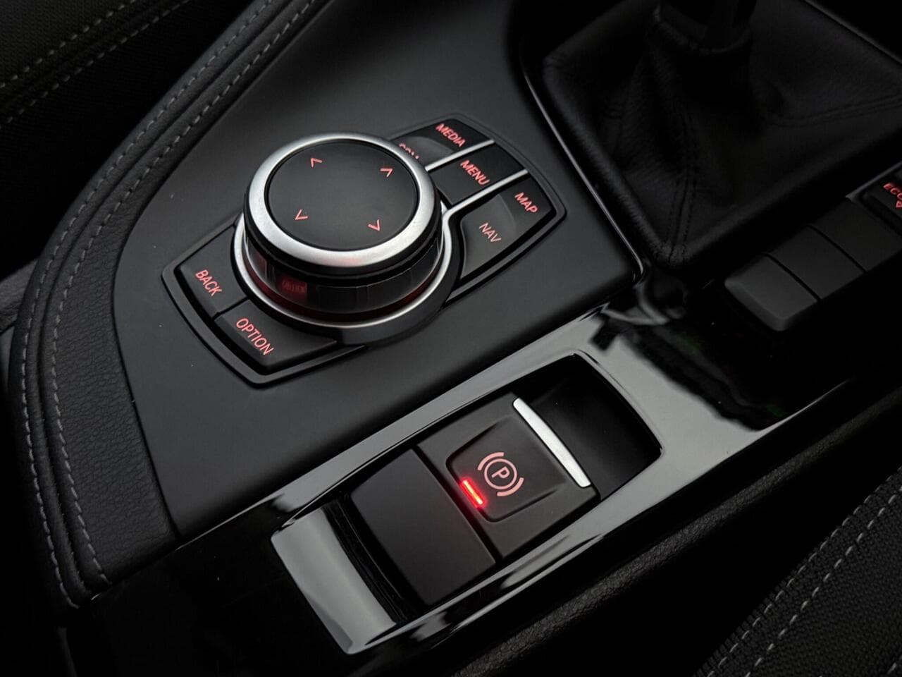 BMW X2 thumbnail Misc Controls