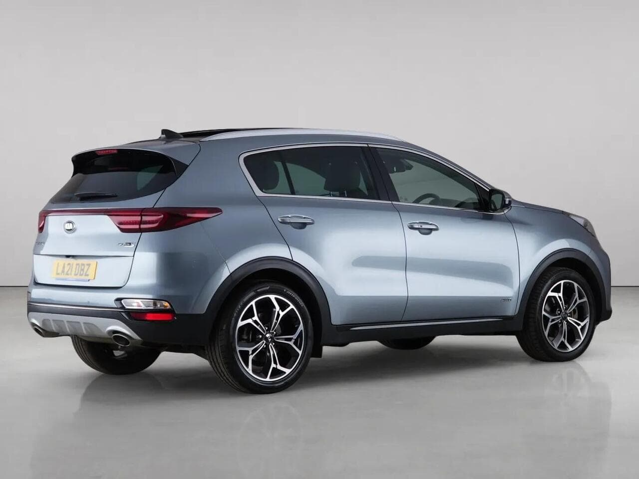 Kia Sportage thumbnail Rear Right
