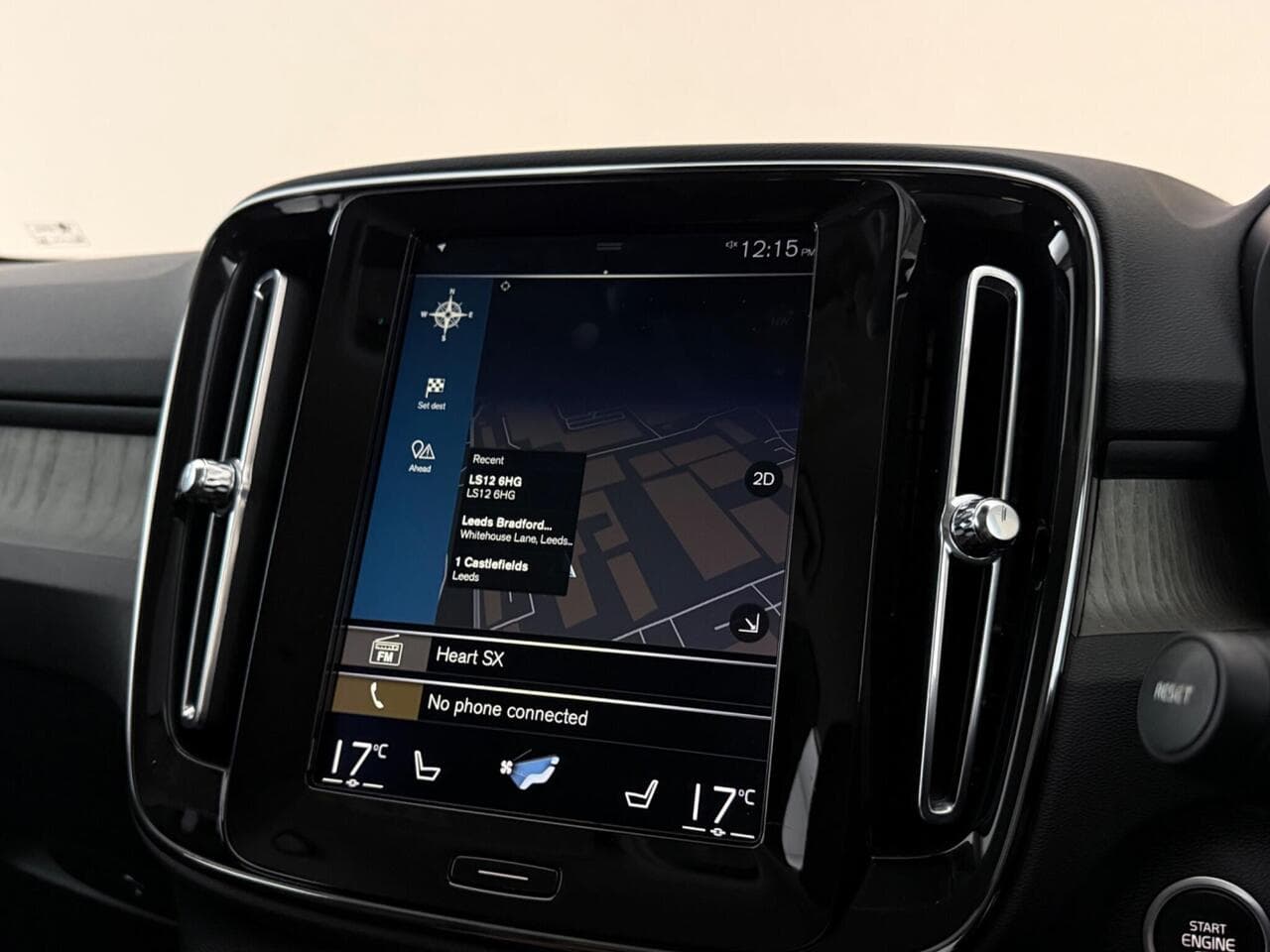 Volvo XC40 thumbnail Infotainment System