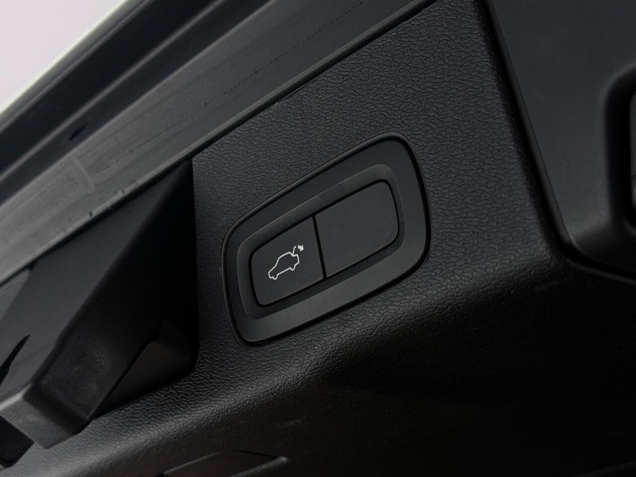 Volvo XC60 thumbnail Misc Controls