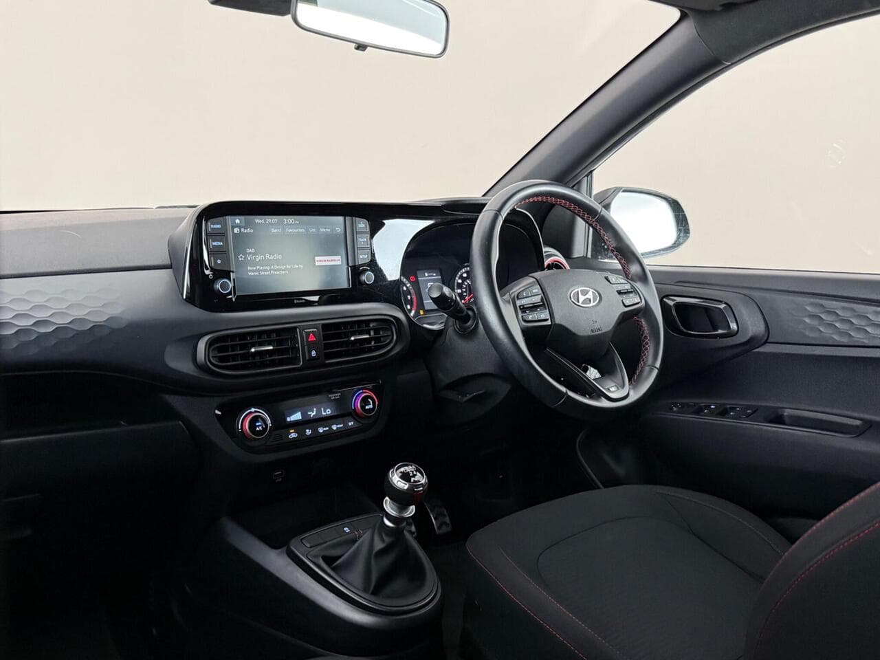 Hyundai i10 thumbnail Interior Front