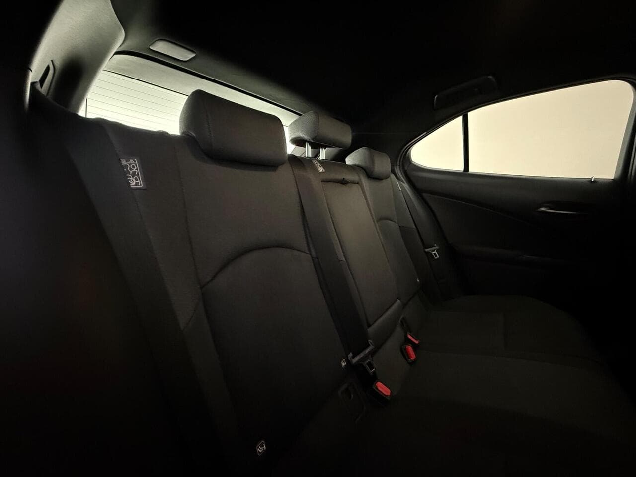 Lexus UX thumbnail Seats Rear