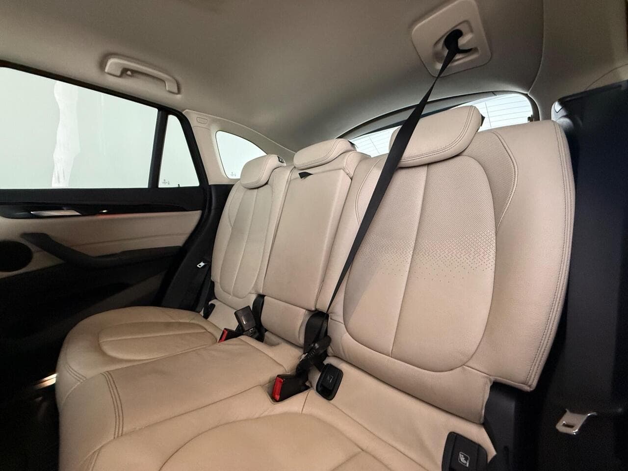 BMW X1 thumbnail Seats Rear