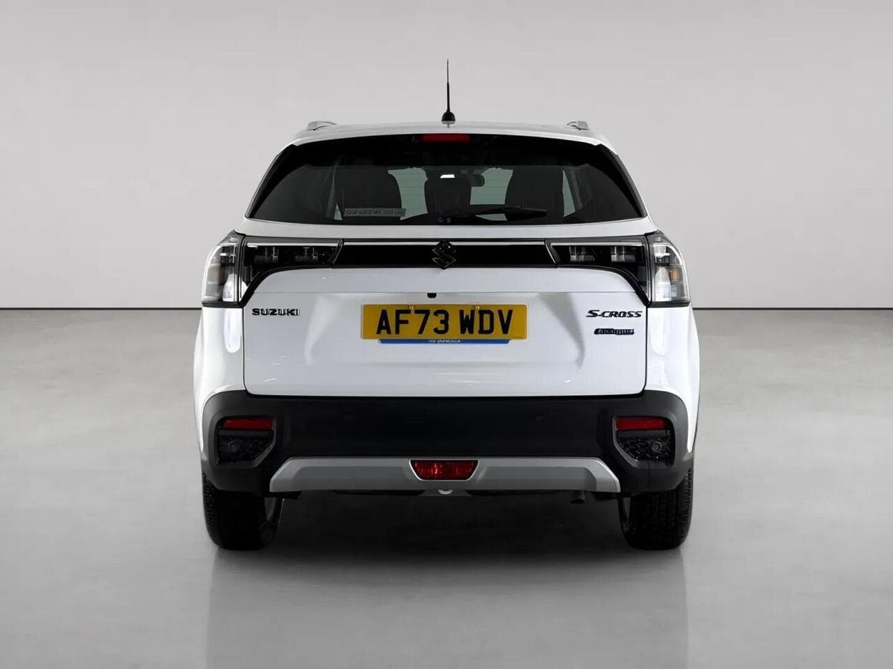 Suzuki S-Cross thumbnail Rear