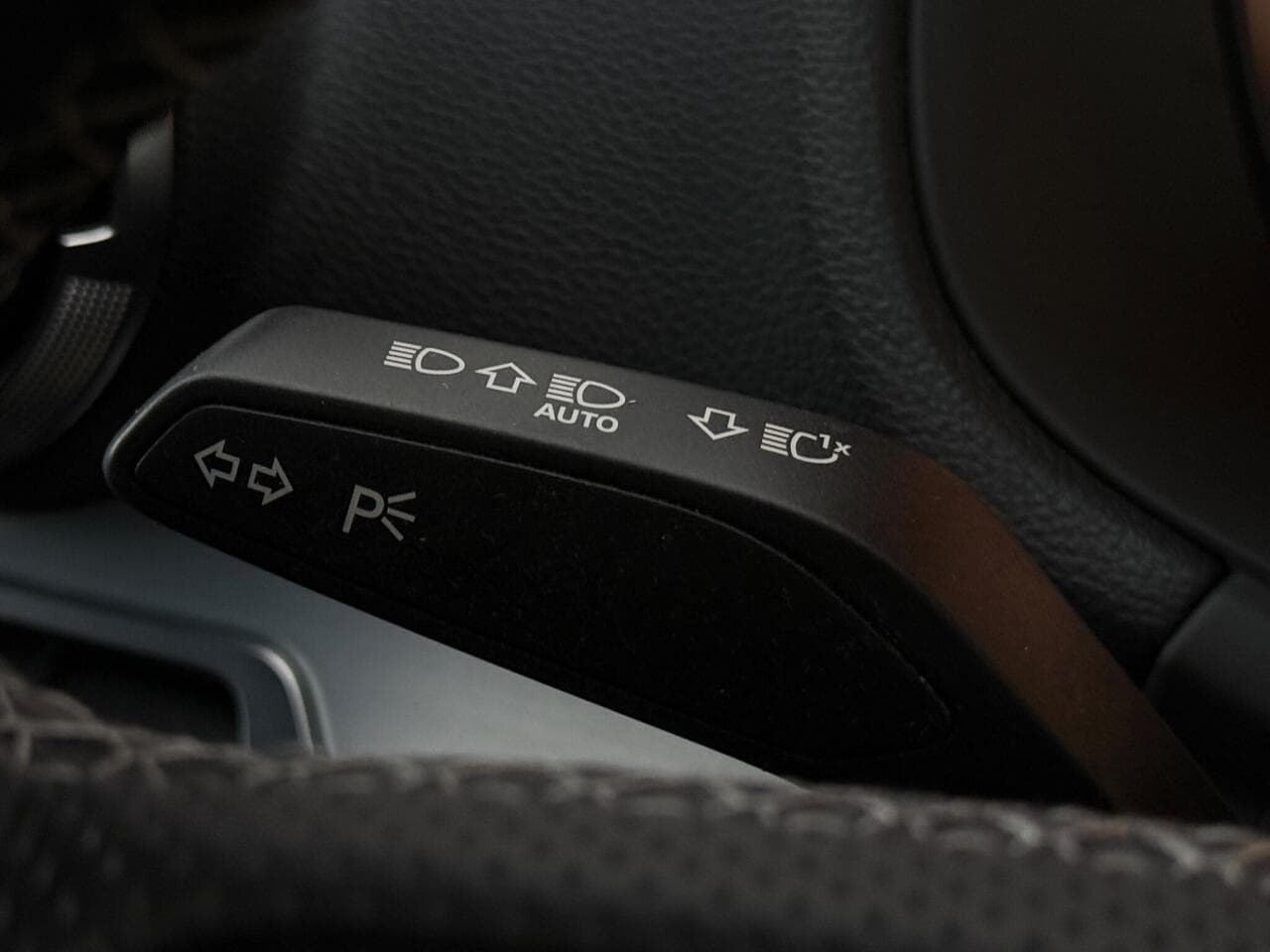 Audi Q2 thumbnail Misc Controls