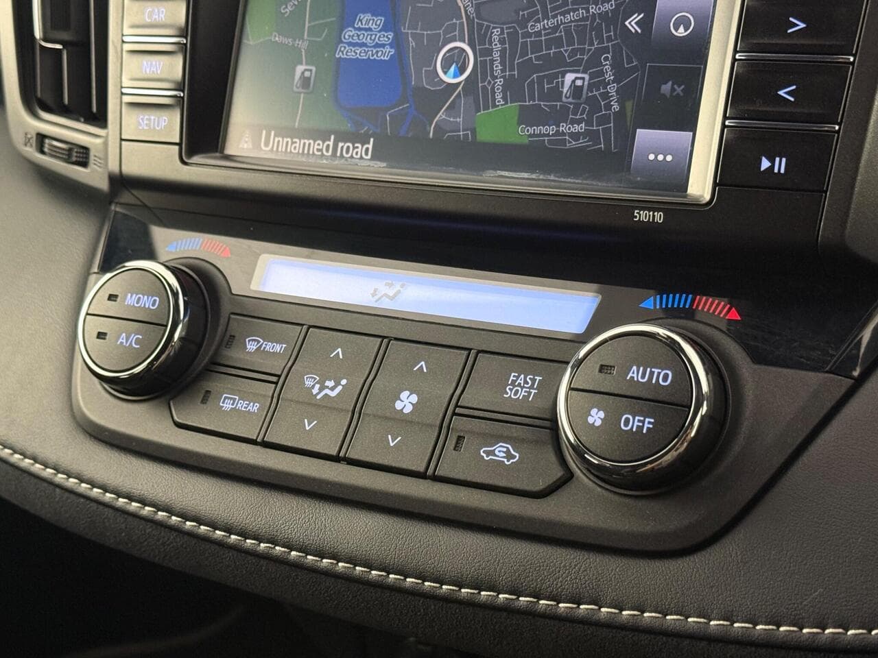 Toyota RAV4 thumbnail Infotainment System