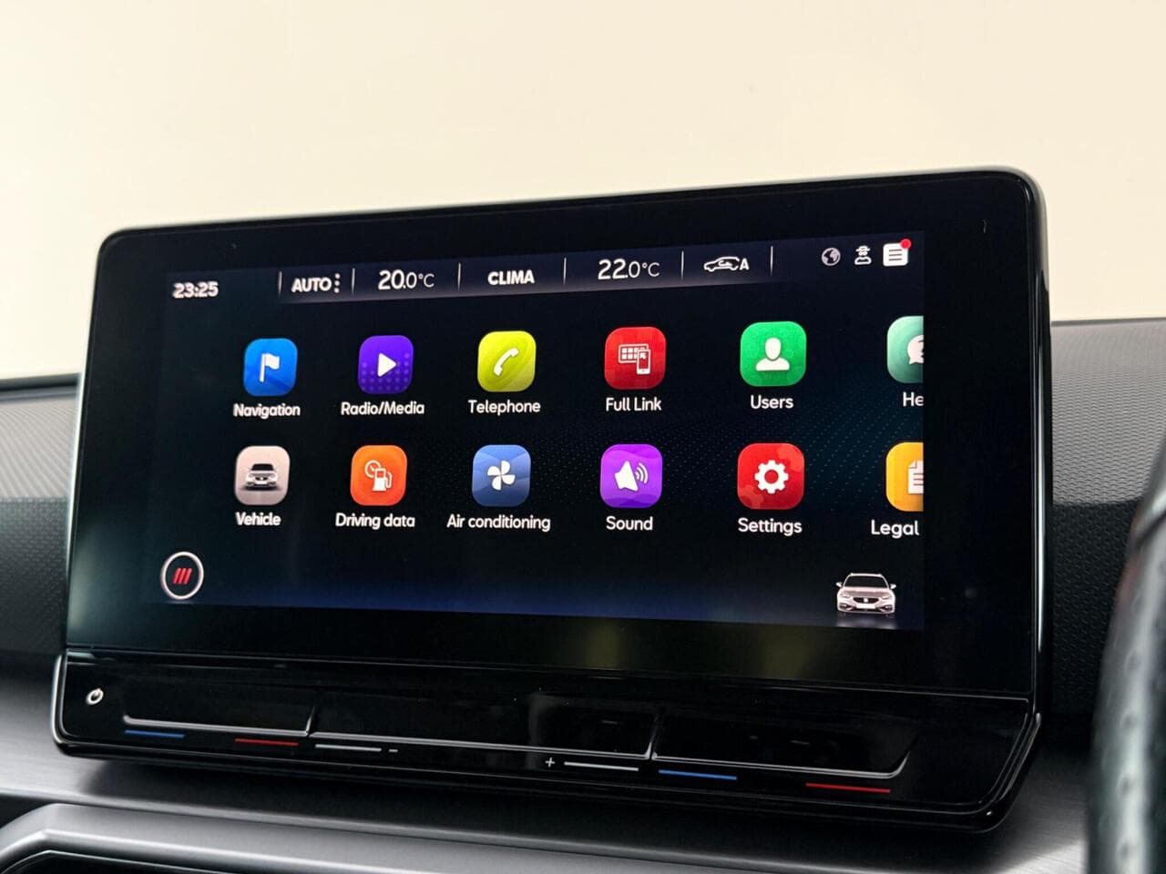 SEAT Leon thumbnail Infotainment System