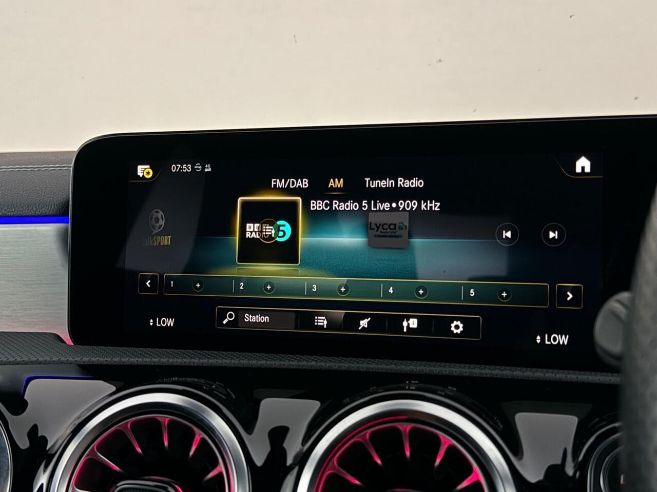 Mercedes-Benz CLA thumbnail Infotainment System