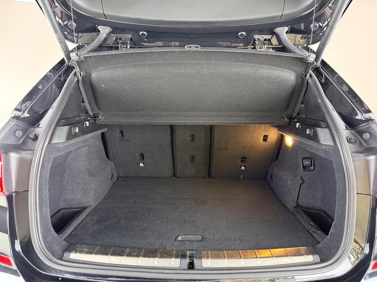BMW X1 thumbnail Boot