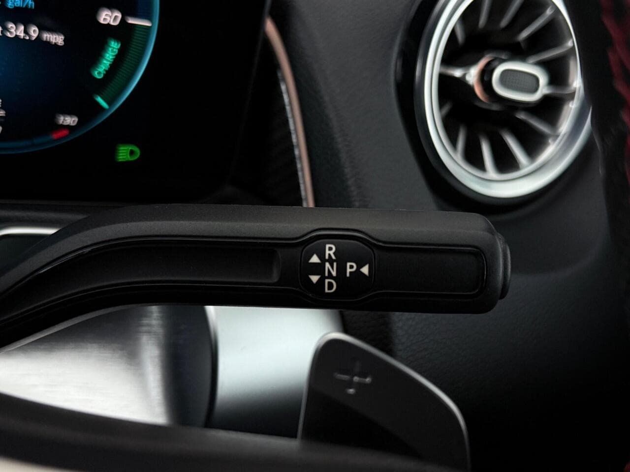 Mercedes-Benz GLB thumbnail Misc Controls