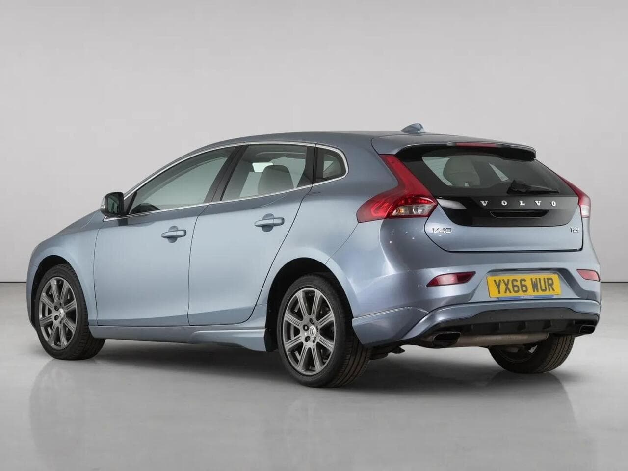 Volvo V40 thumbnail Rear Left