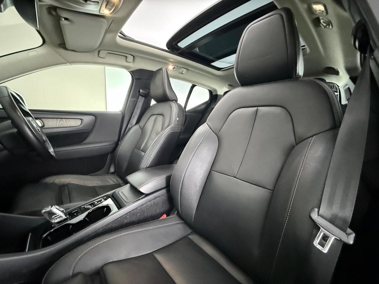 Volvo XC40 thumbnail Seat Front Passenger