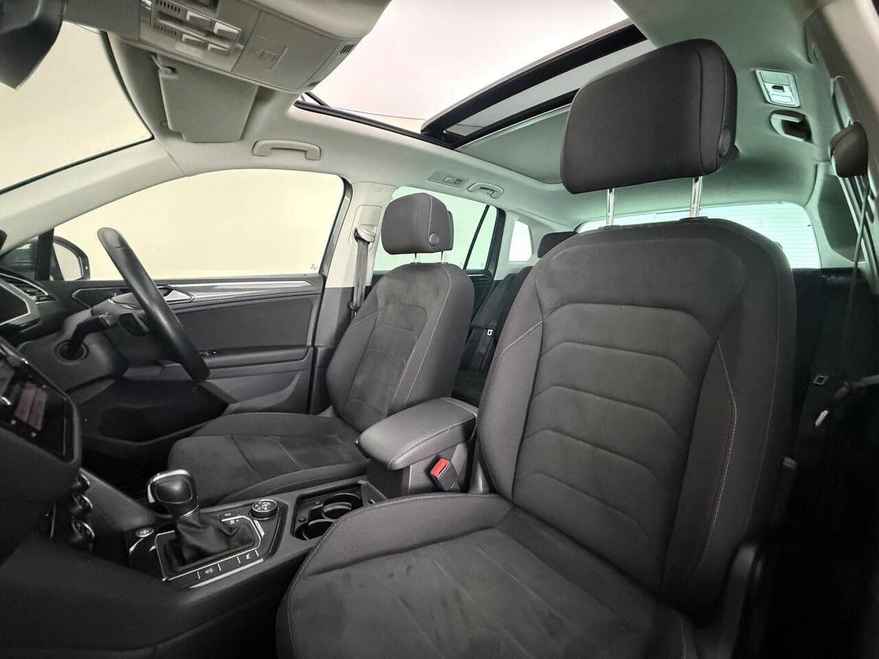 Volkswagen Tiguan thumbnail Seat Front Passenger