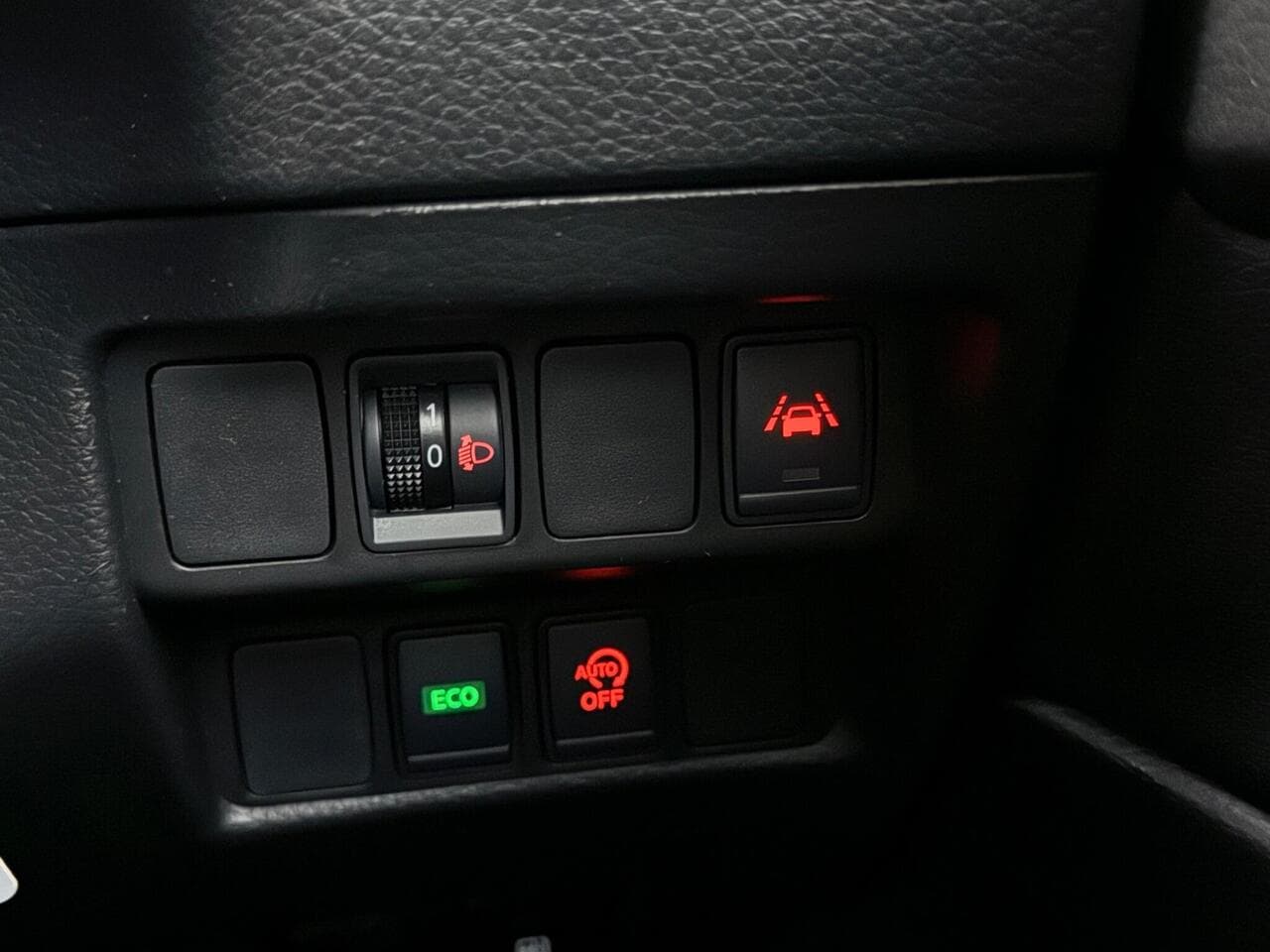 Nissan Qashqai thumbnail Misc Controls