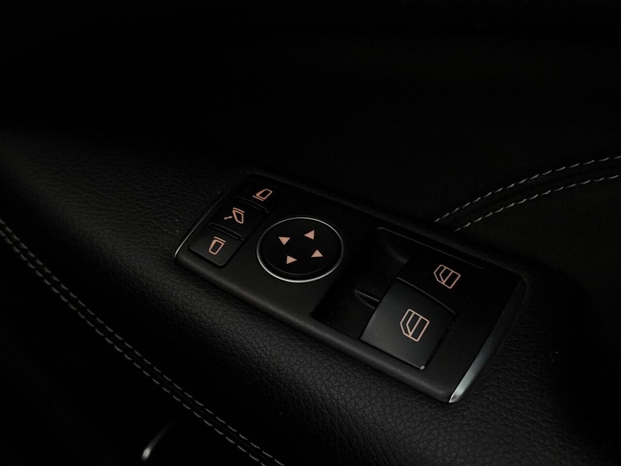Mercedes-Benz C Class thumbnail Misc Controls