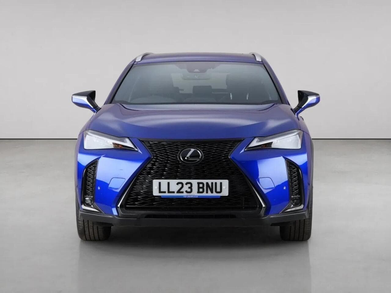 Lexus UX thumbnail Front