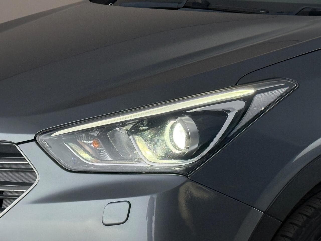 Hyundai Santa Fe thumbnail Lights Front