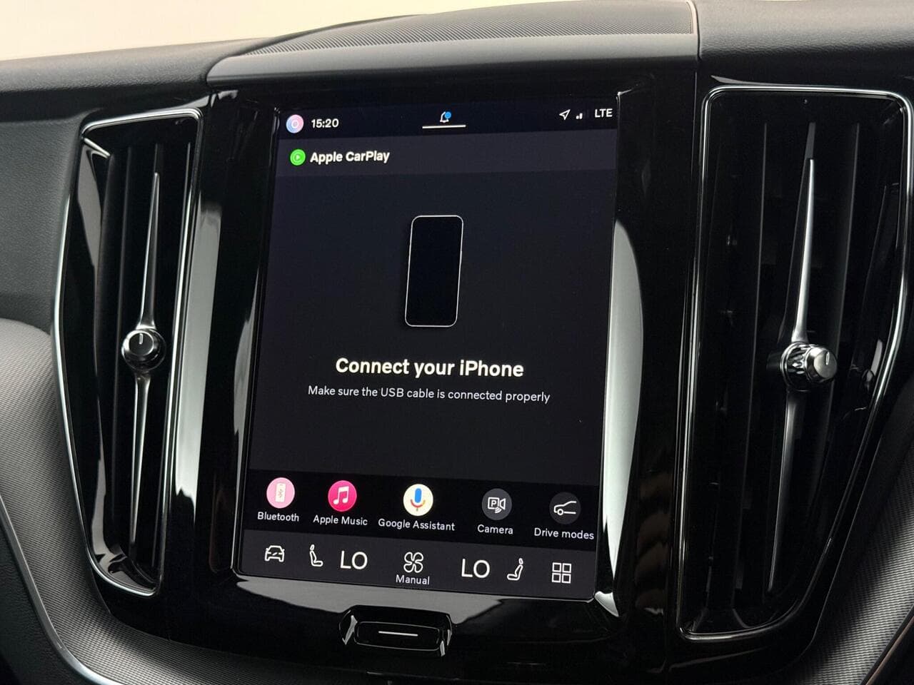Volvo XC60 thumbnail Infotainment System