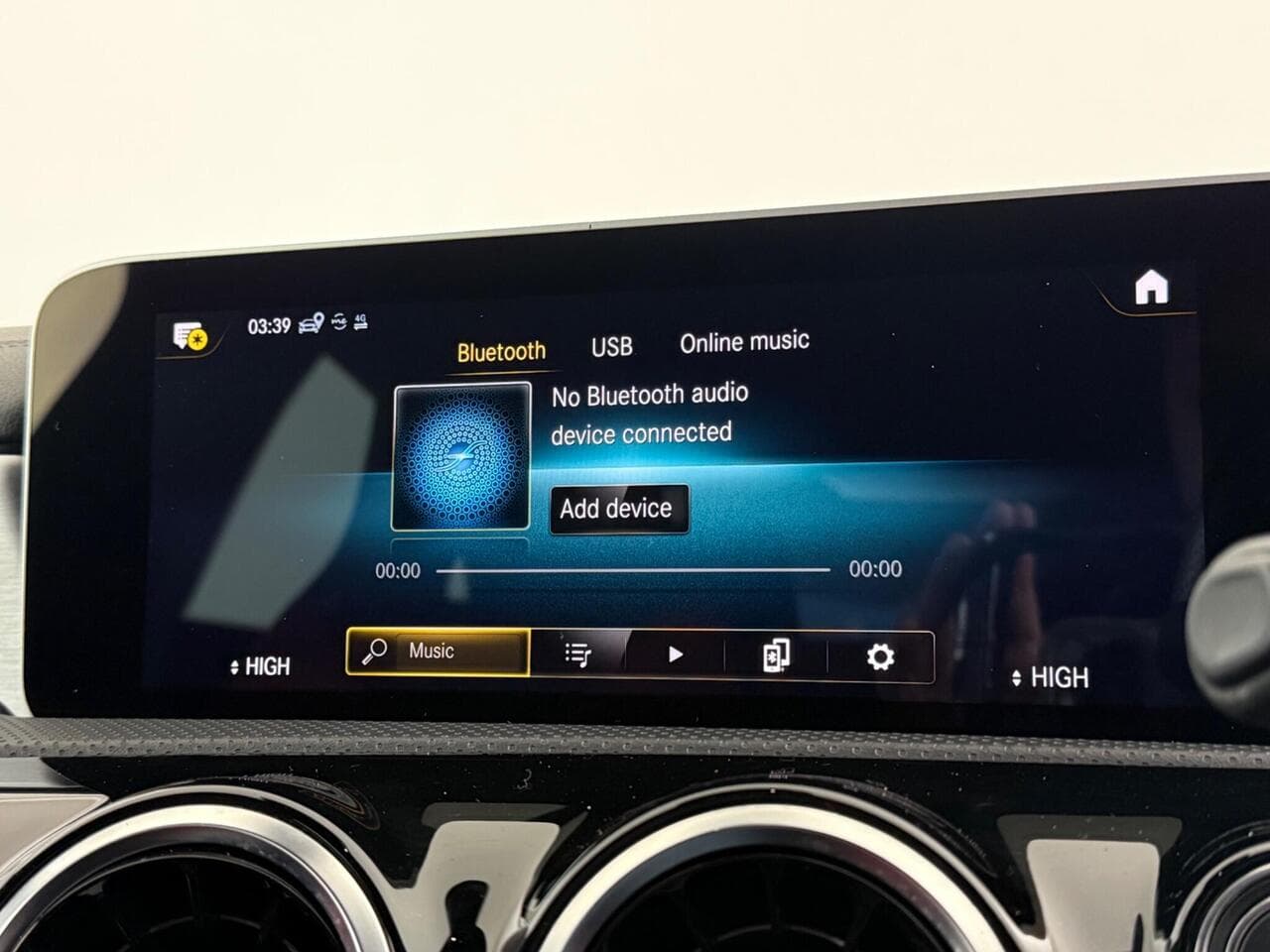 Mercedes-Benz CLA thumbnail Infotainment System