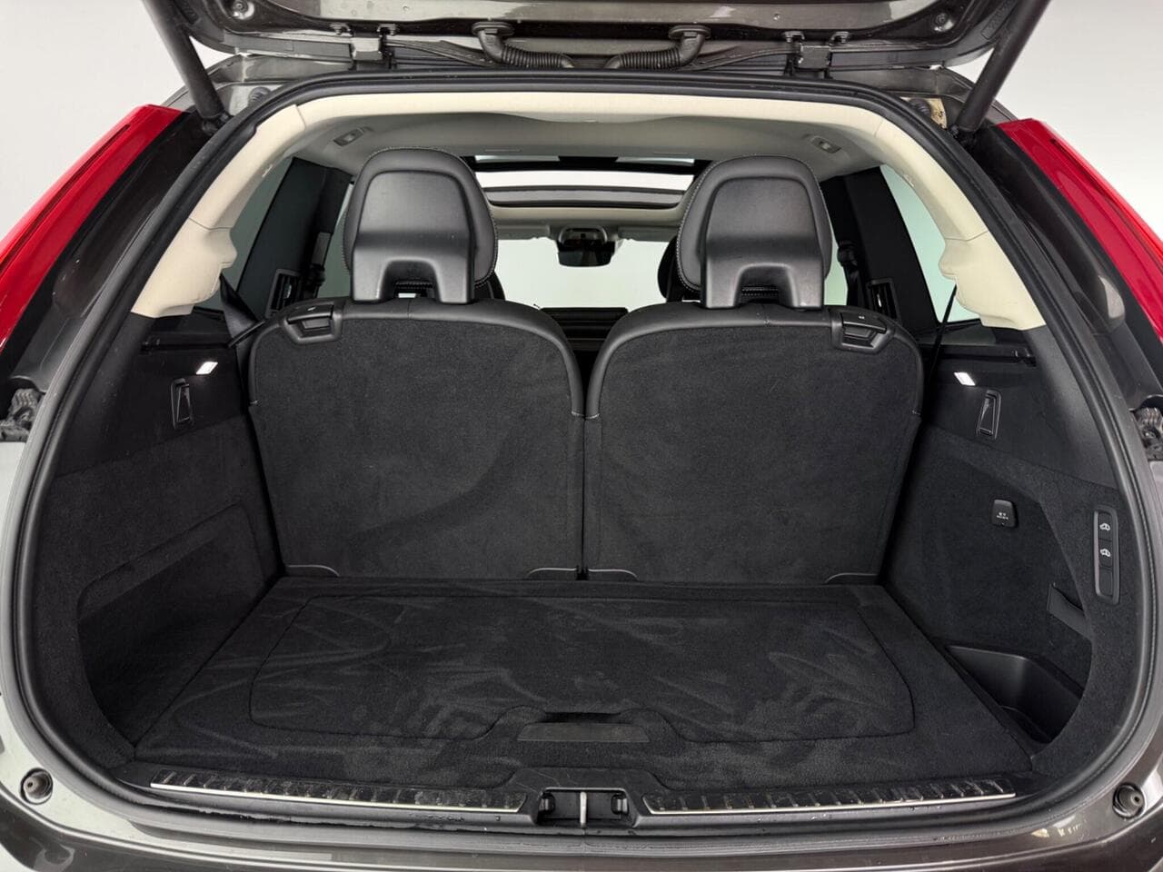 Volvo XC90 thumbnail Boot