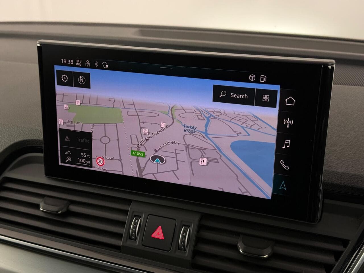 Audi Q5 thumbnail Infotainment System