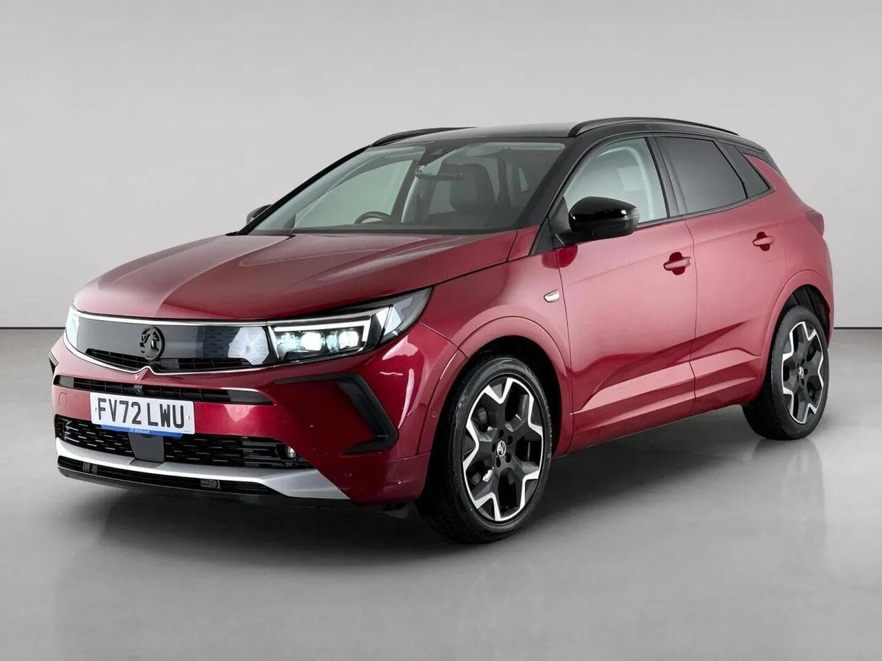 Vauxhall Grandland thumbnail Front Left