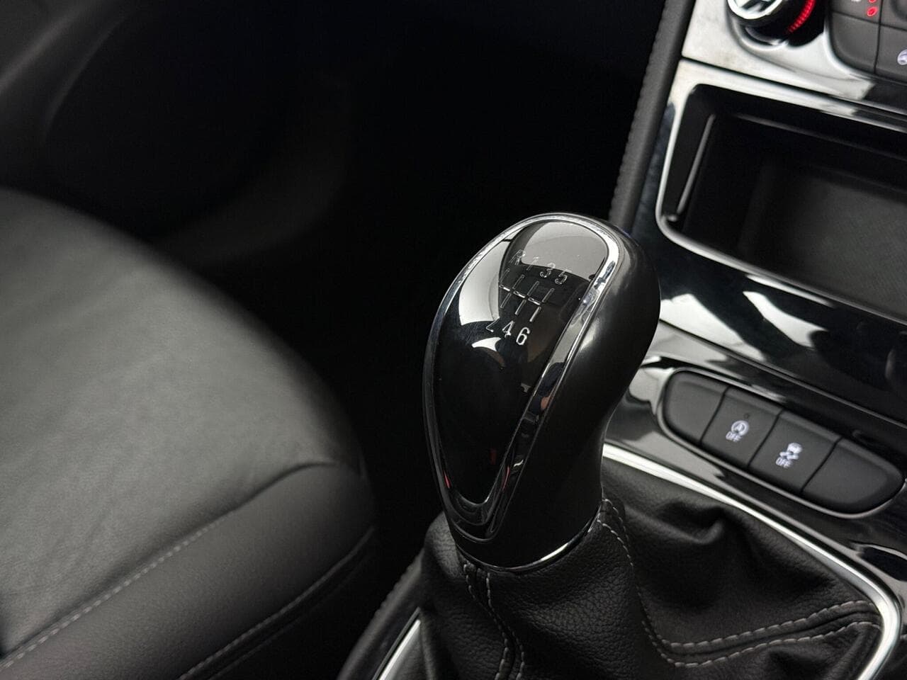 Vauxhall Astra thumbnail Interior Front