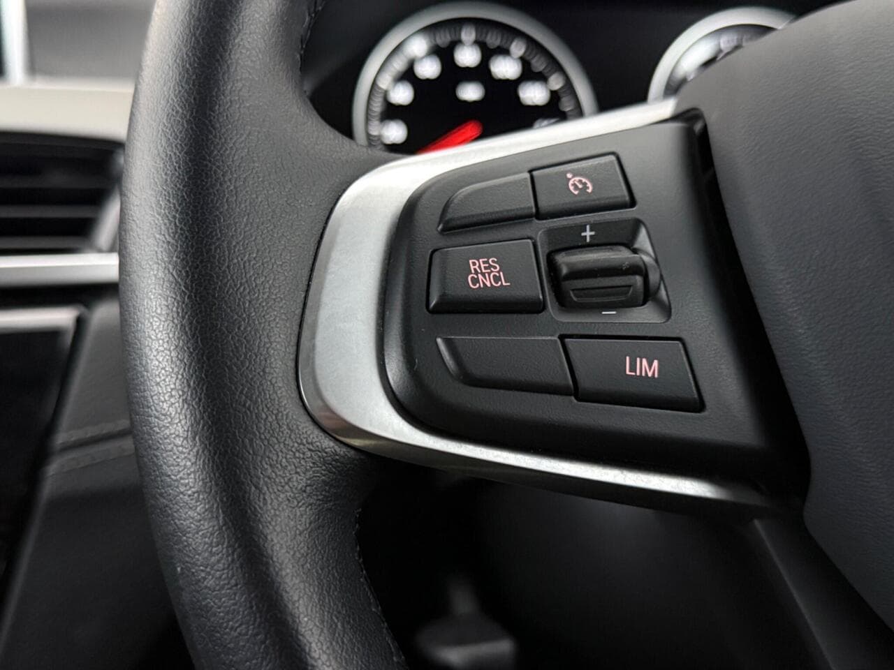 BMW X2 thumbnail Misc Controls