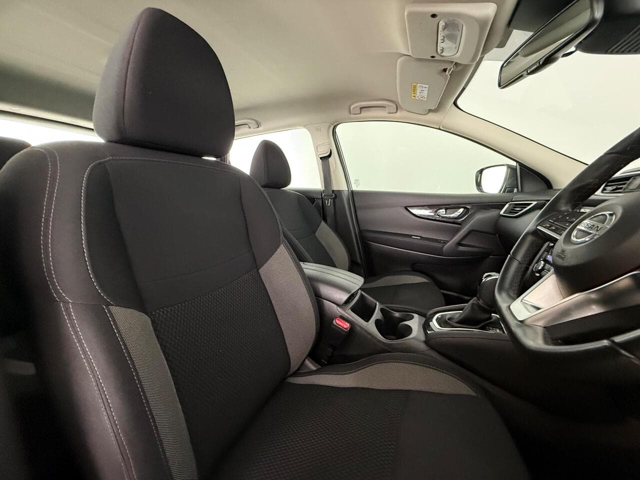Nissan Qashqai thumbnail Seat Driver