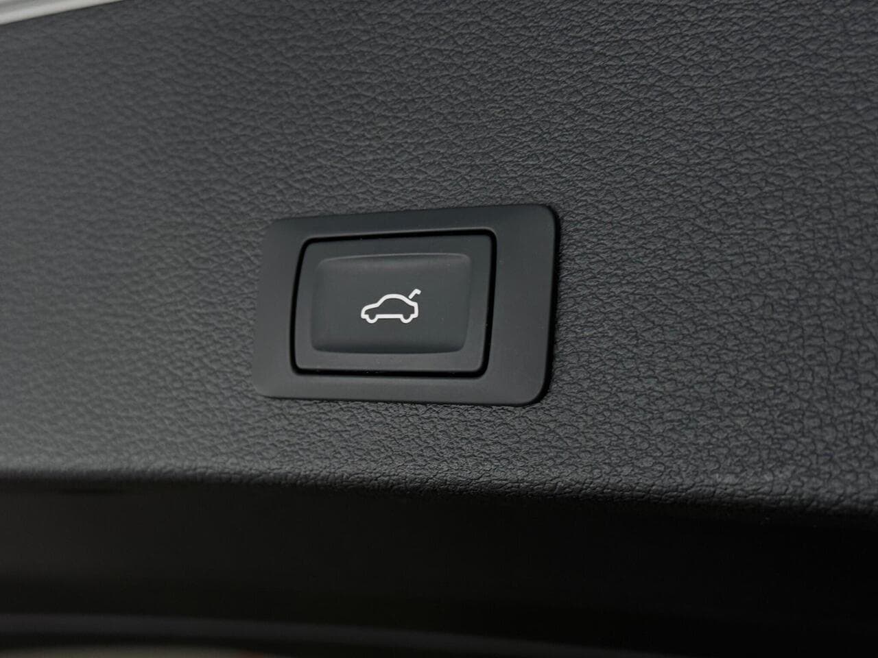 Audi Q2 thumbnail Misc Controls