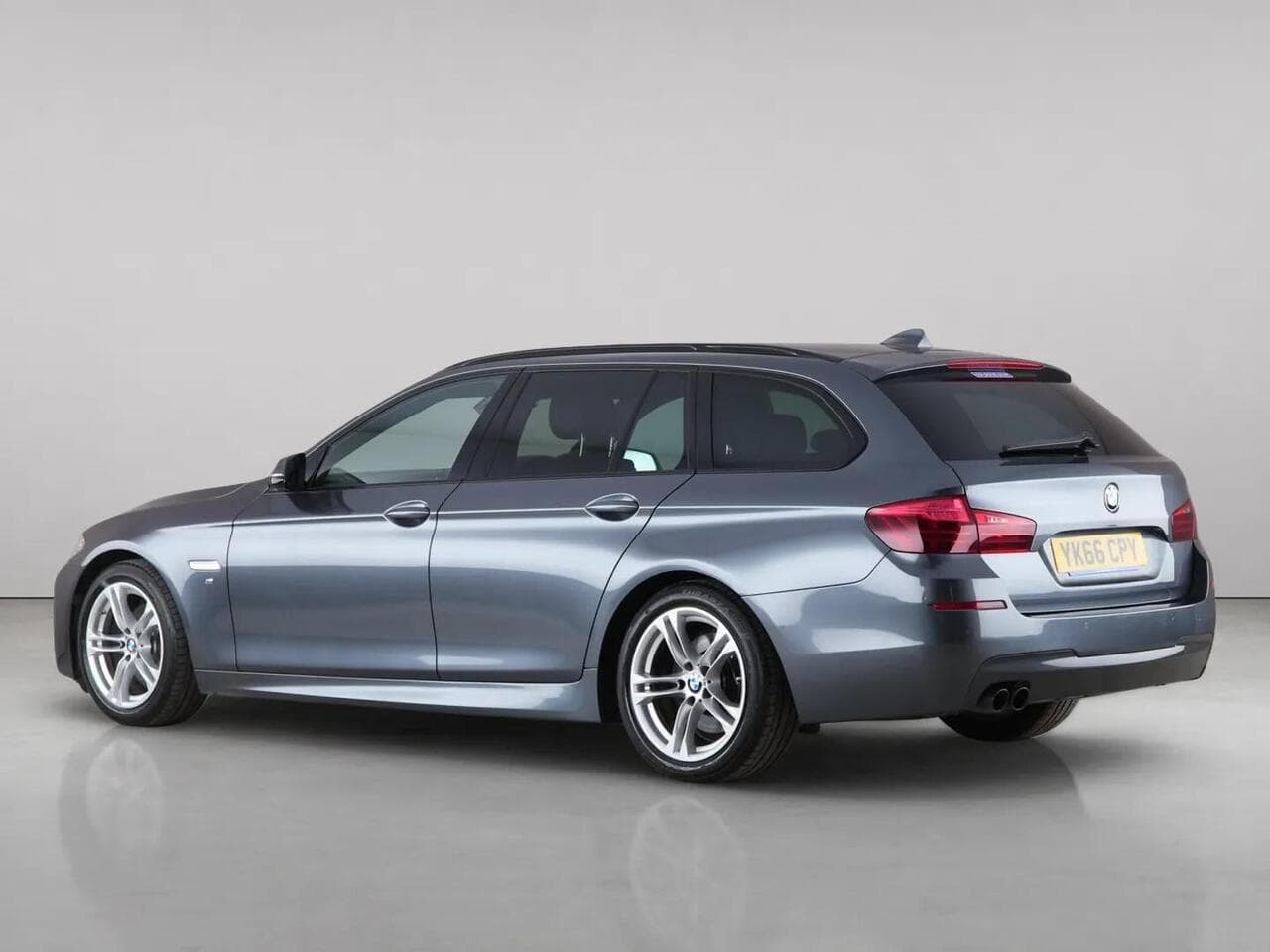BMW 5 Series thumbnail Rear Left