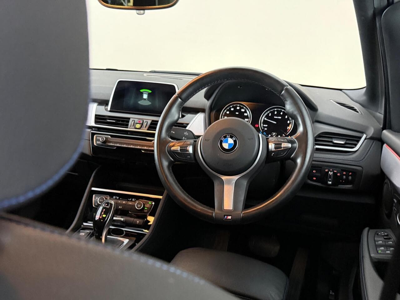 BMW 2 Series Active Tourer thumbnail Steering Wheel