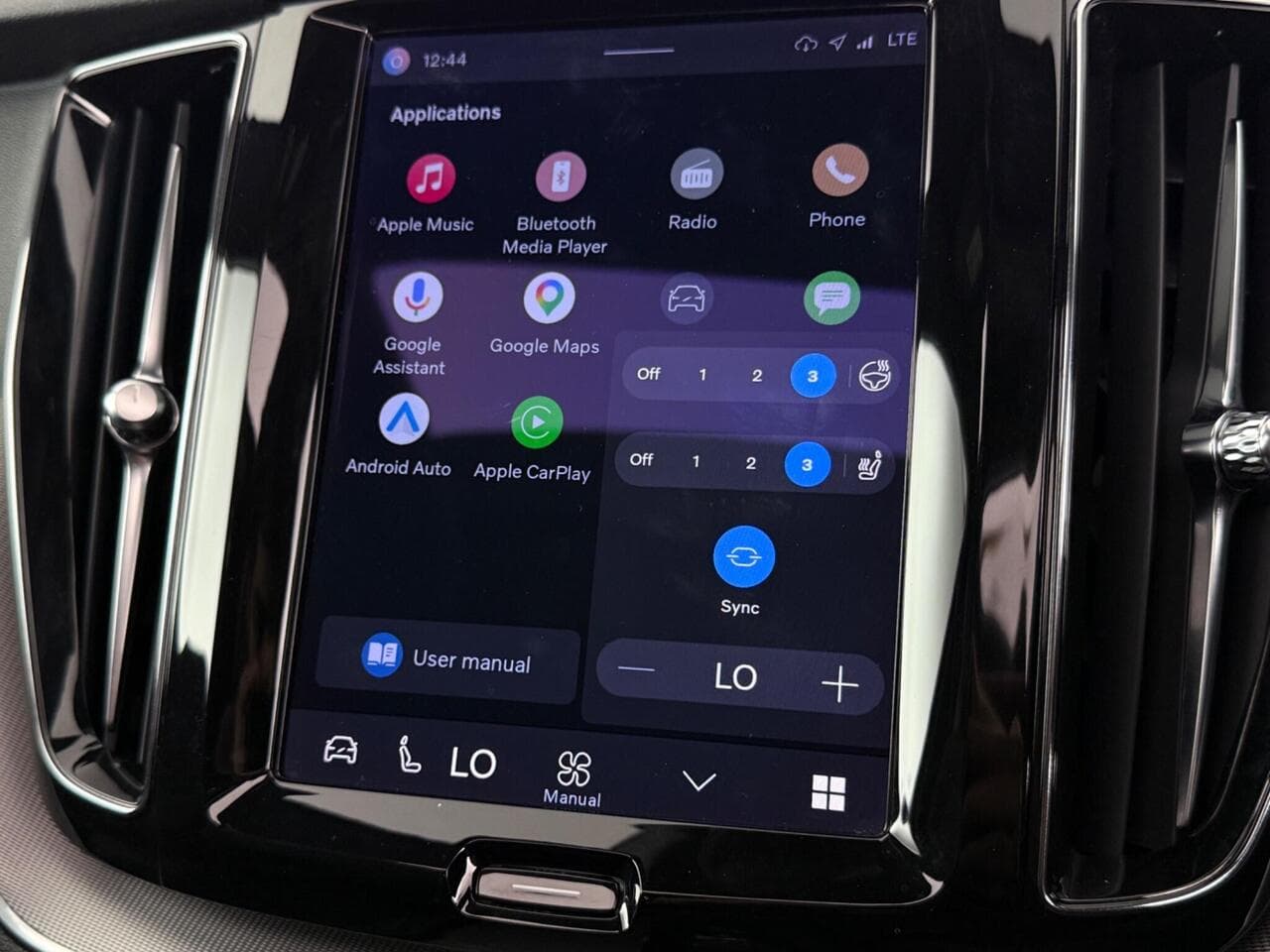 Volvo XC60 thumbnail Infotainment System