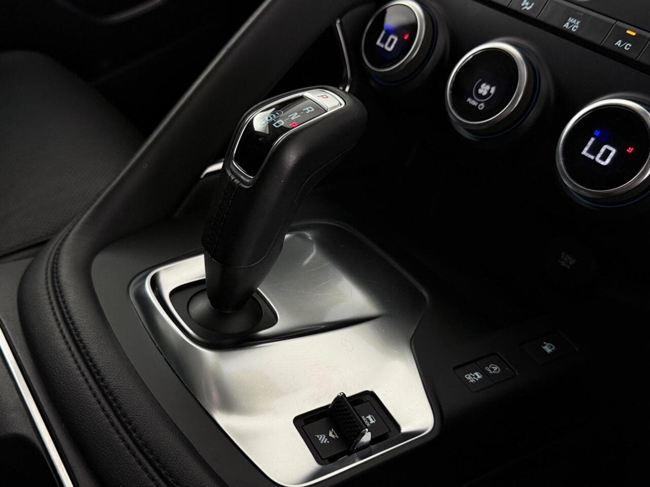 Jaguar E-PACE thumbnail Misc Controls
