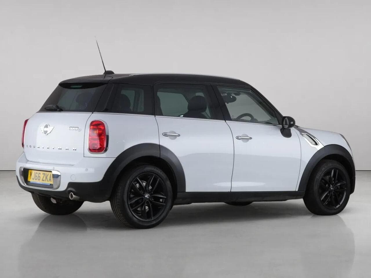 MINI Countryman thumbnail Inconclusive