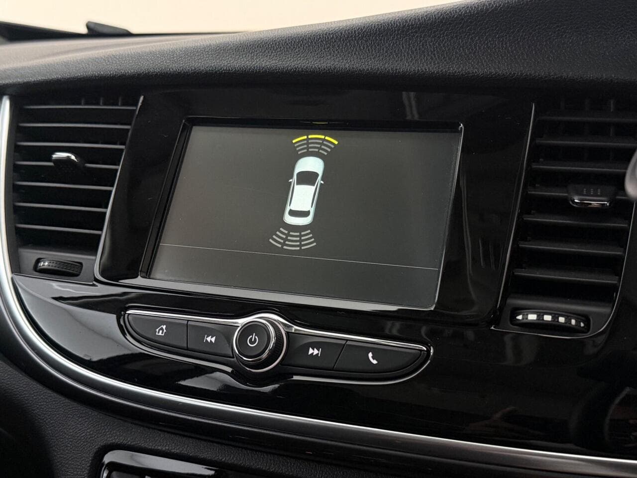 Vauxhall Mokka X thumbnail Infotainment System