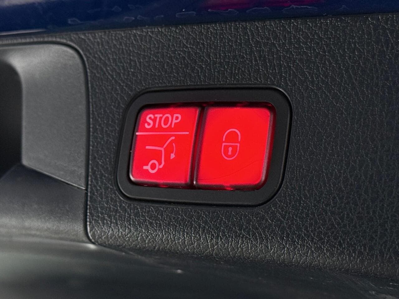 Mercedes-Benz GLB thumbnail Misc Controls