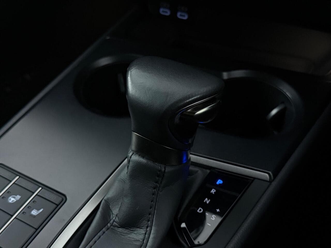 Lexus UX thumbnail Misc Controls