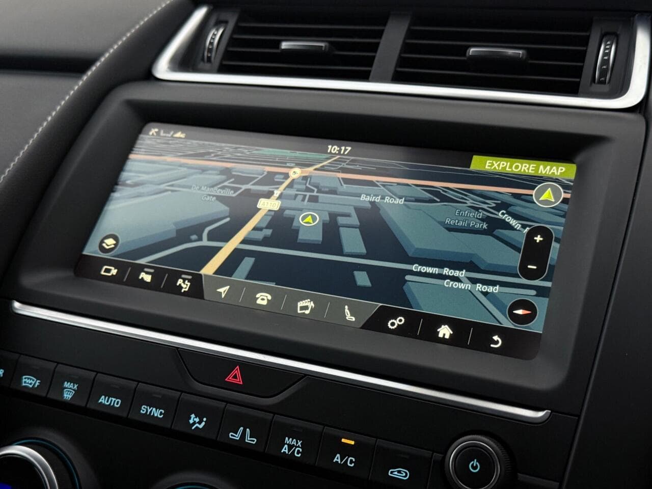 Jaguar E-PACE thumbnail Infotainment System