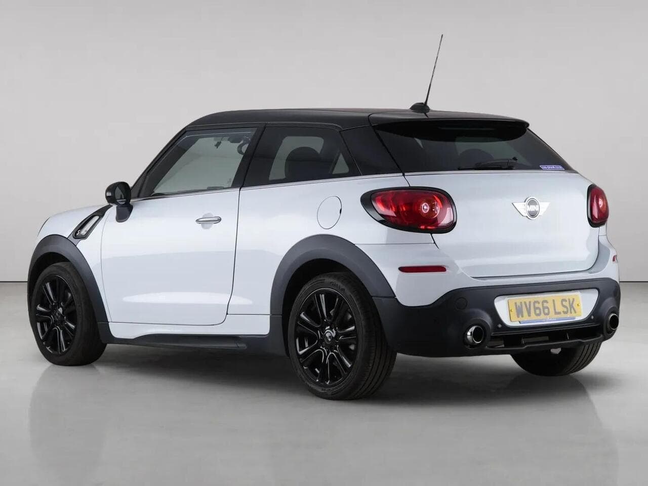 MINI Paceman thumbnail Rear Left
