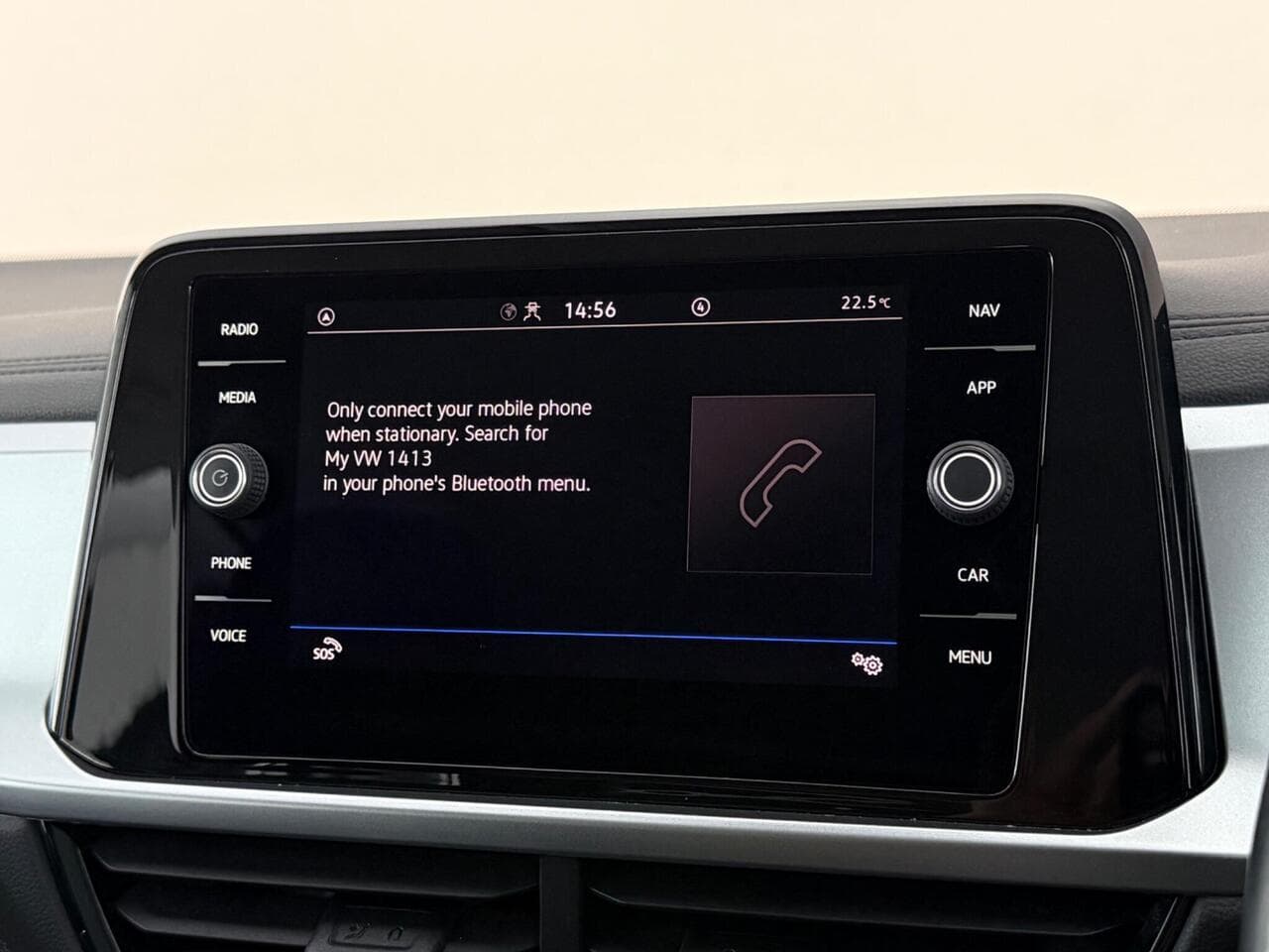 Volkswagen T-Roc thumbnail Infotainment System