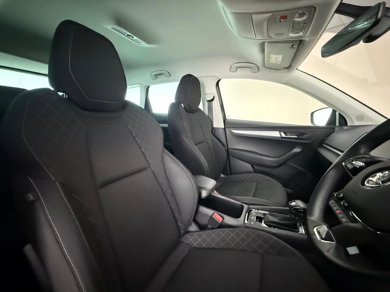 Skoda Karoq thumbnail Seat Driver