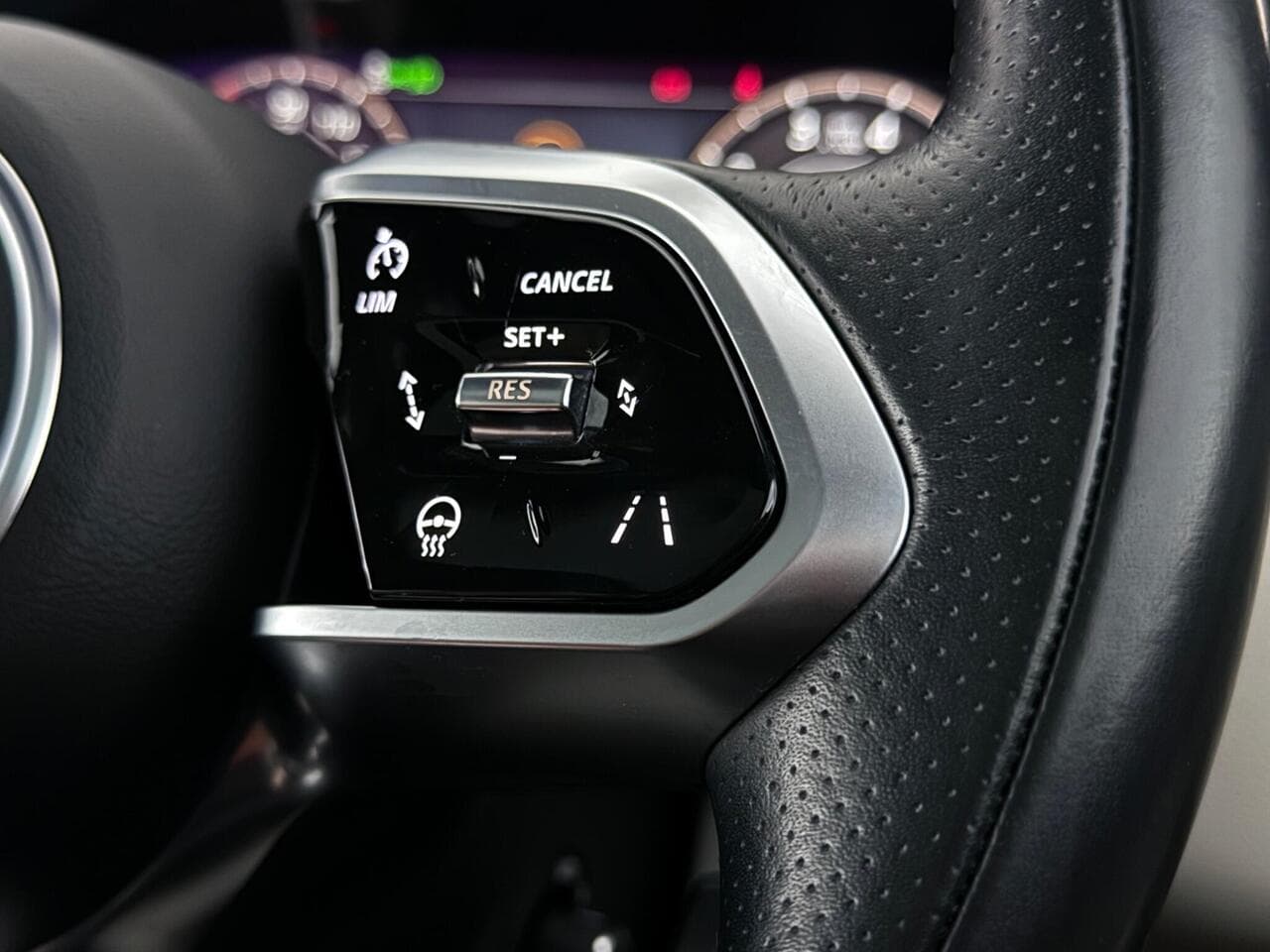 Jaguar F-PACE thumbnail Misc Controls