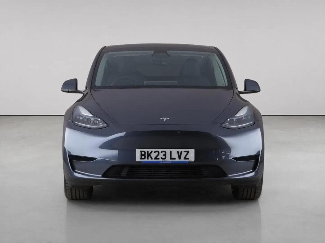 Tesla Model Y thumbnail Front